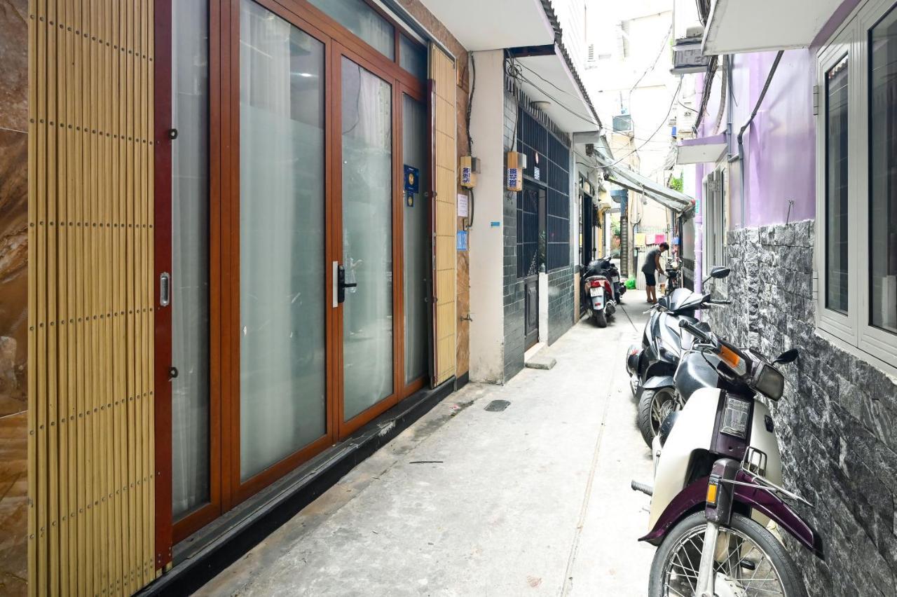 Apartment Huyen House *